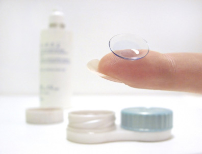 Kontaktlinser med etui och linsvätska